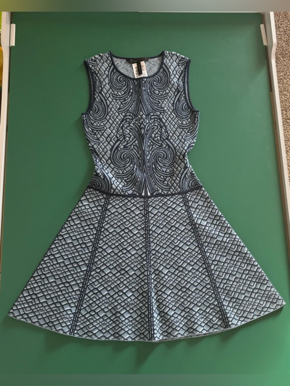 BCBGMaxAzria Size XS Navy and Light Blue Sleeveless Fit-and-Flare Mini Dress